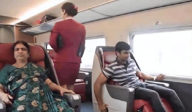秋儿自驾旅行的本人是富婆吗?揭秘真实经济状况与旅行花费 秋儿自驾旅行的本人是富婆吗?揭秘真实经济状况与旅行花费